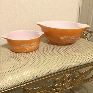 Vintage Pyrex bowls